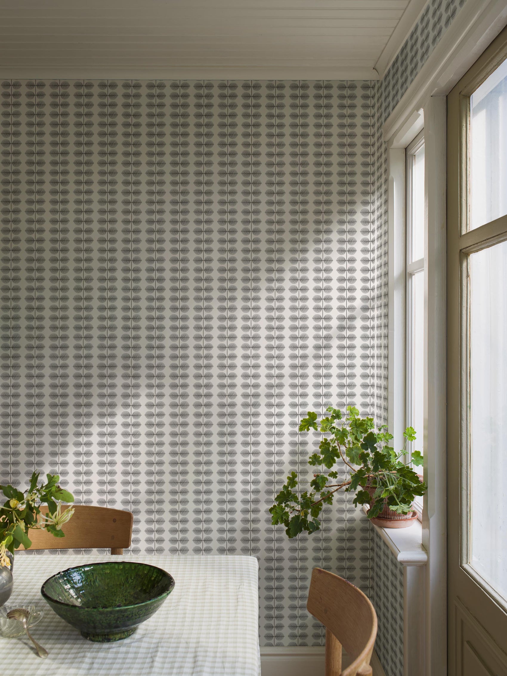 Grijs Botanisch - BS51-0117 - Image3 - Scandinavian Designers - 1751