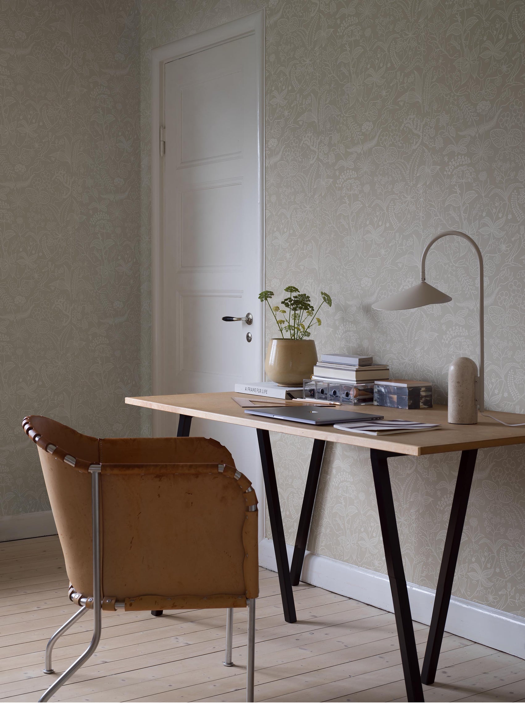 Grijs Botanisch - BS81-0119 - Image3 - Scandinavian Designers III/Icons - 1981