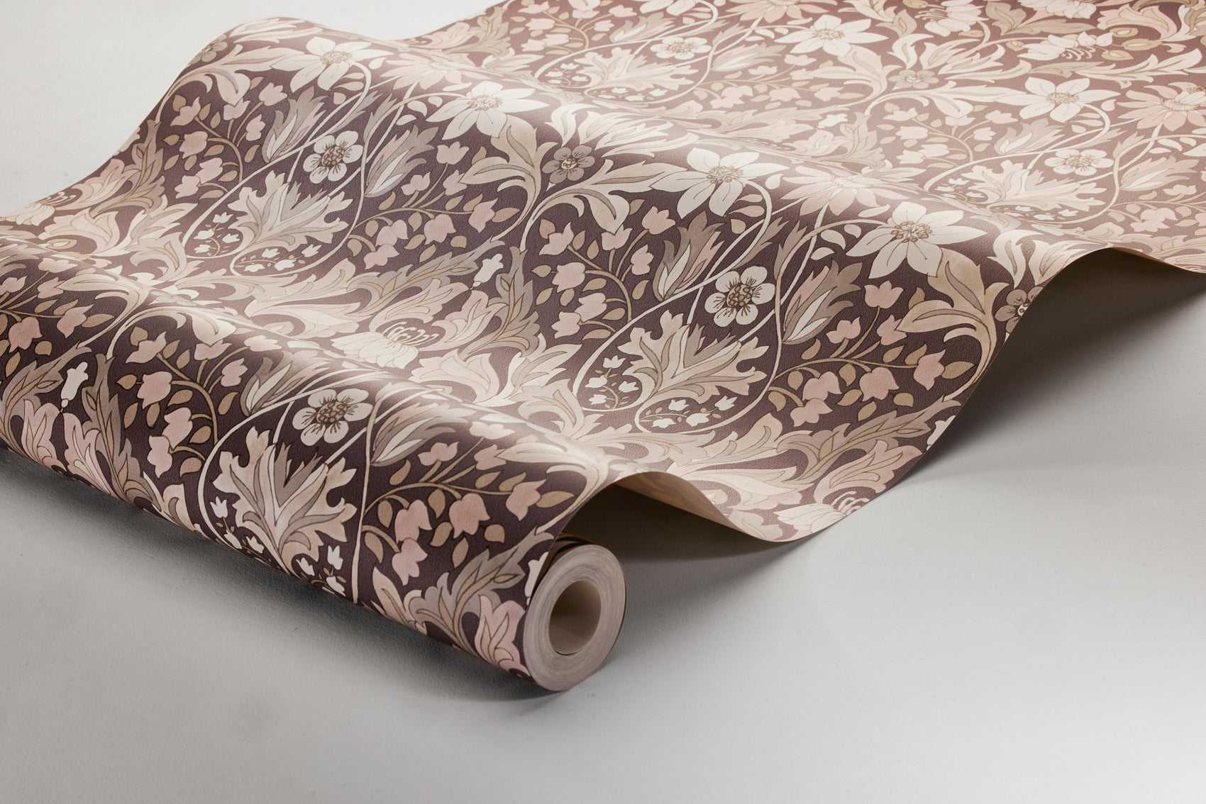 Rood Hotel Chique - BS94-0132 - Image7 - Timeless Traditions - 3294