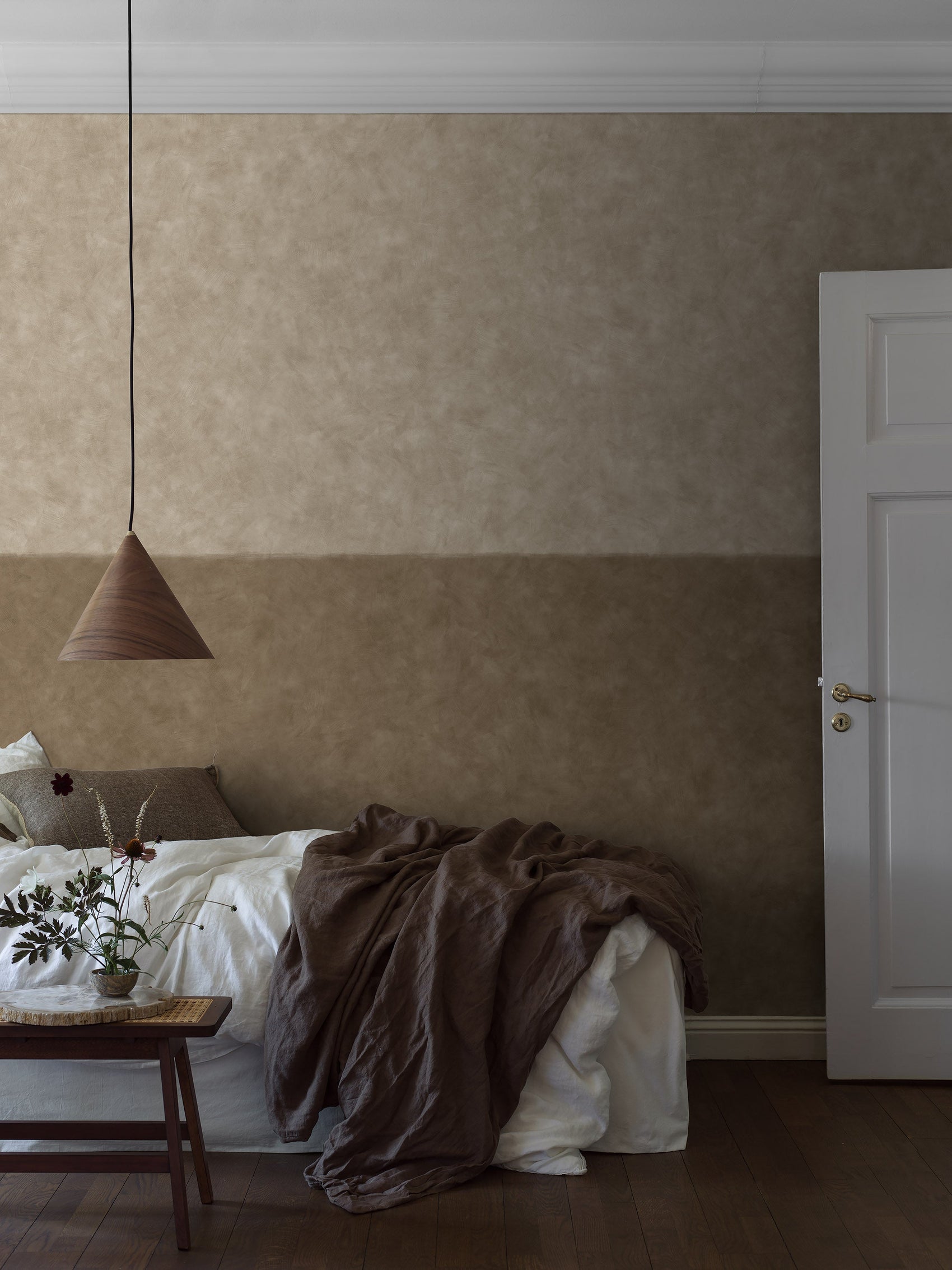 Taupe Hotel Chique - BS91-0150 - Image2 - Chalk - 5091